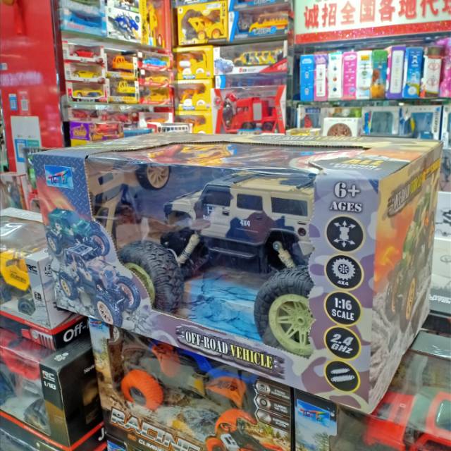 1:16 plastic climbing off-road toy car, off-road vehicle with charging remote control details Picture