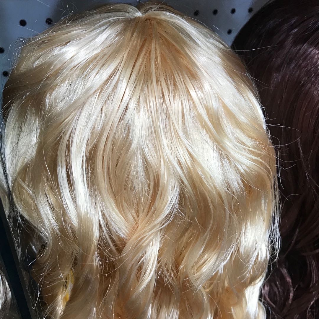 假发女长卷发高温丝欧美流行金色长卷发舞台表演假发细节图