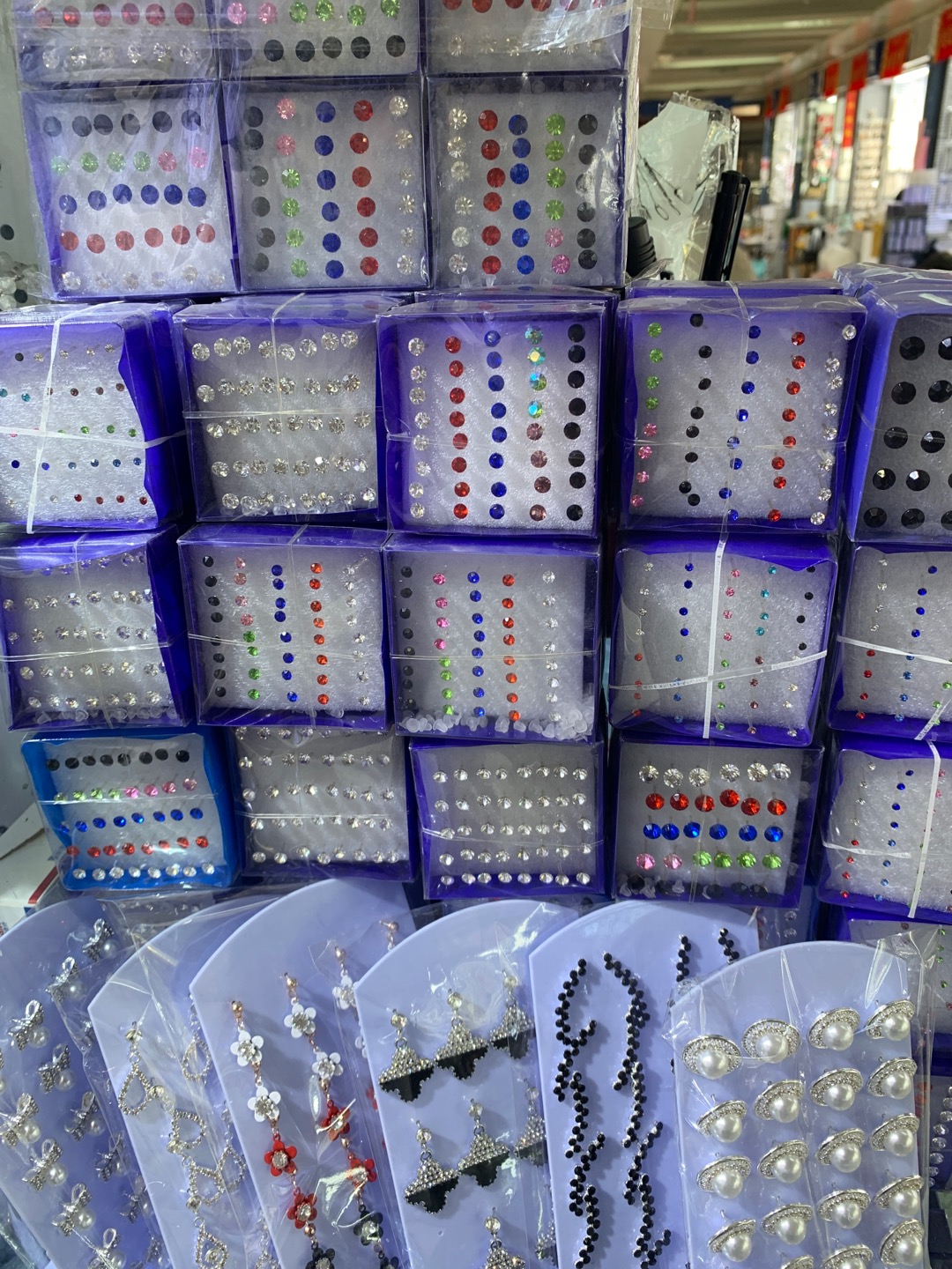 Beauty accessories describe pic - 2