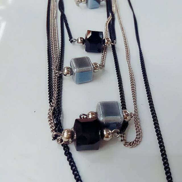 Direct sales from the manufacturer of creative and fashionable two-color ceramic chain necklaces details Picture