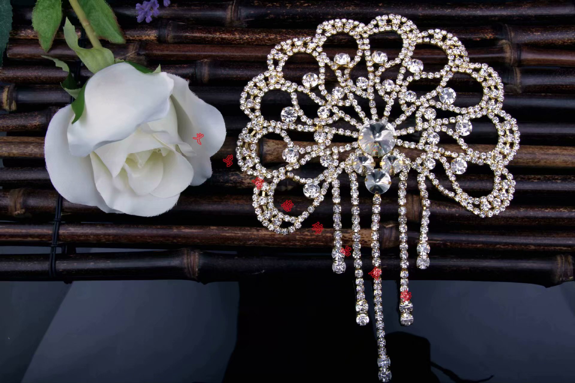 Fan-Shaped Headdress Hollowout High-Grade Collar Pin Rhinestone Lace Flash Drill Chain Claw Chain Diy Material Specification drawing