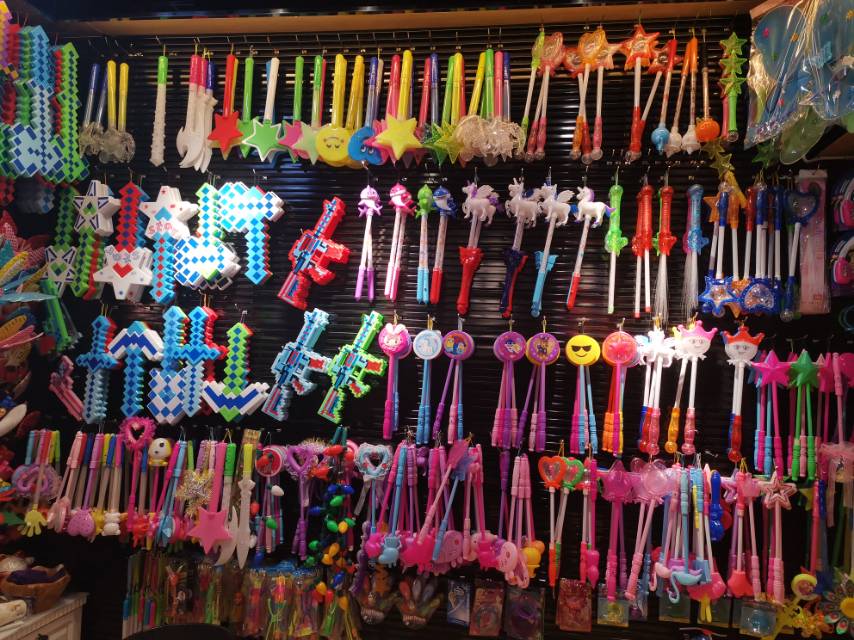 Zhu Jia's Shining toys describe pic - 3