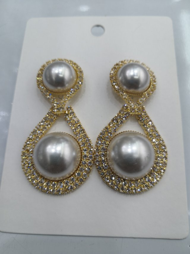 百搭无耳洞耳夹款珍珠耳环铜质铁质珍珠椭圆水钻耳环首饰饰品