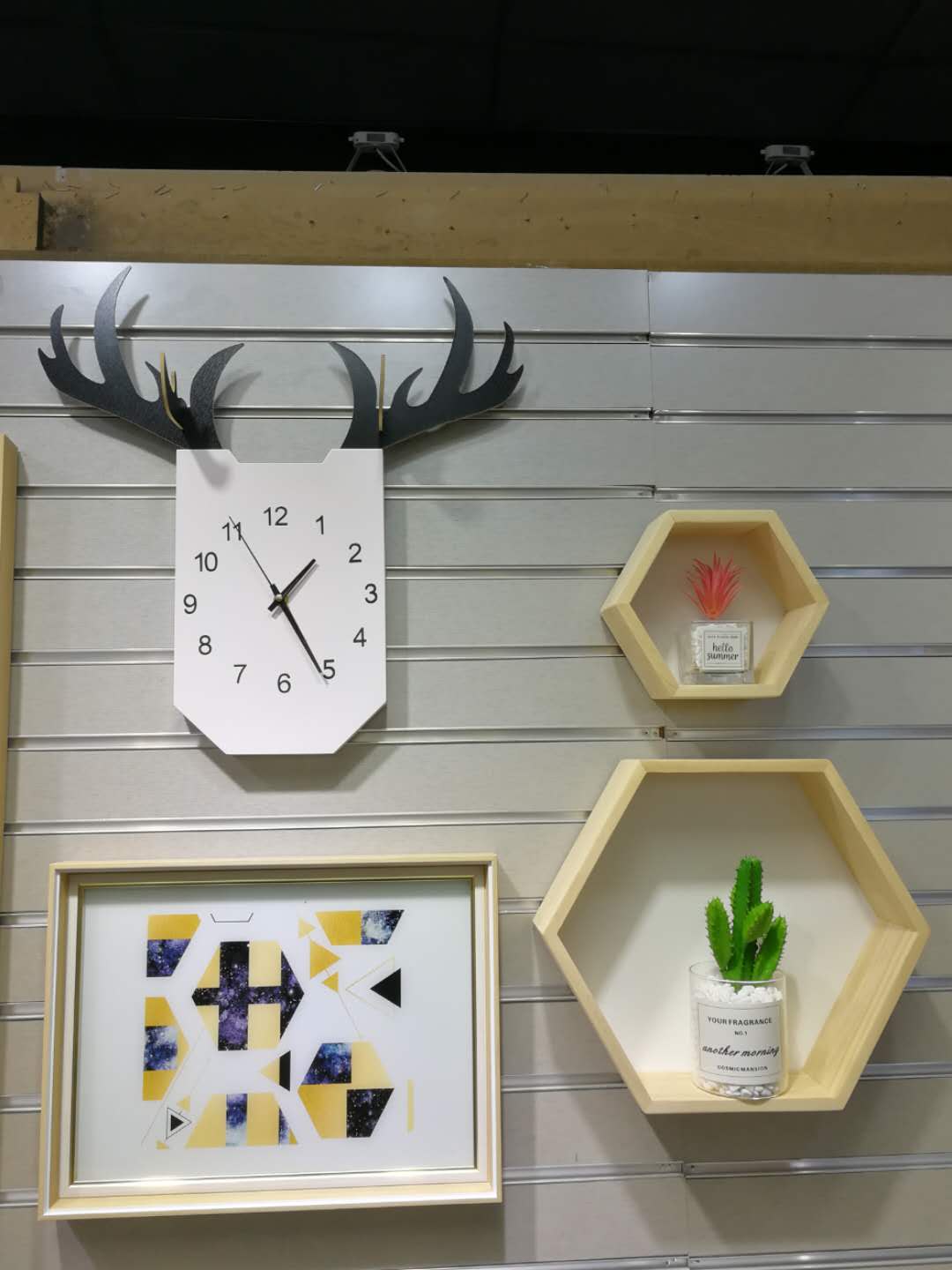 Jin Zheng Frame Painting Family Wood Grain Modern Clock Combination Decorative Painting details Picture