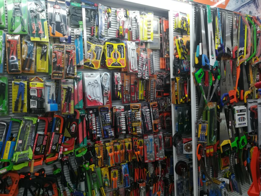 Mike Hardware describe pic - 2