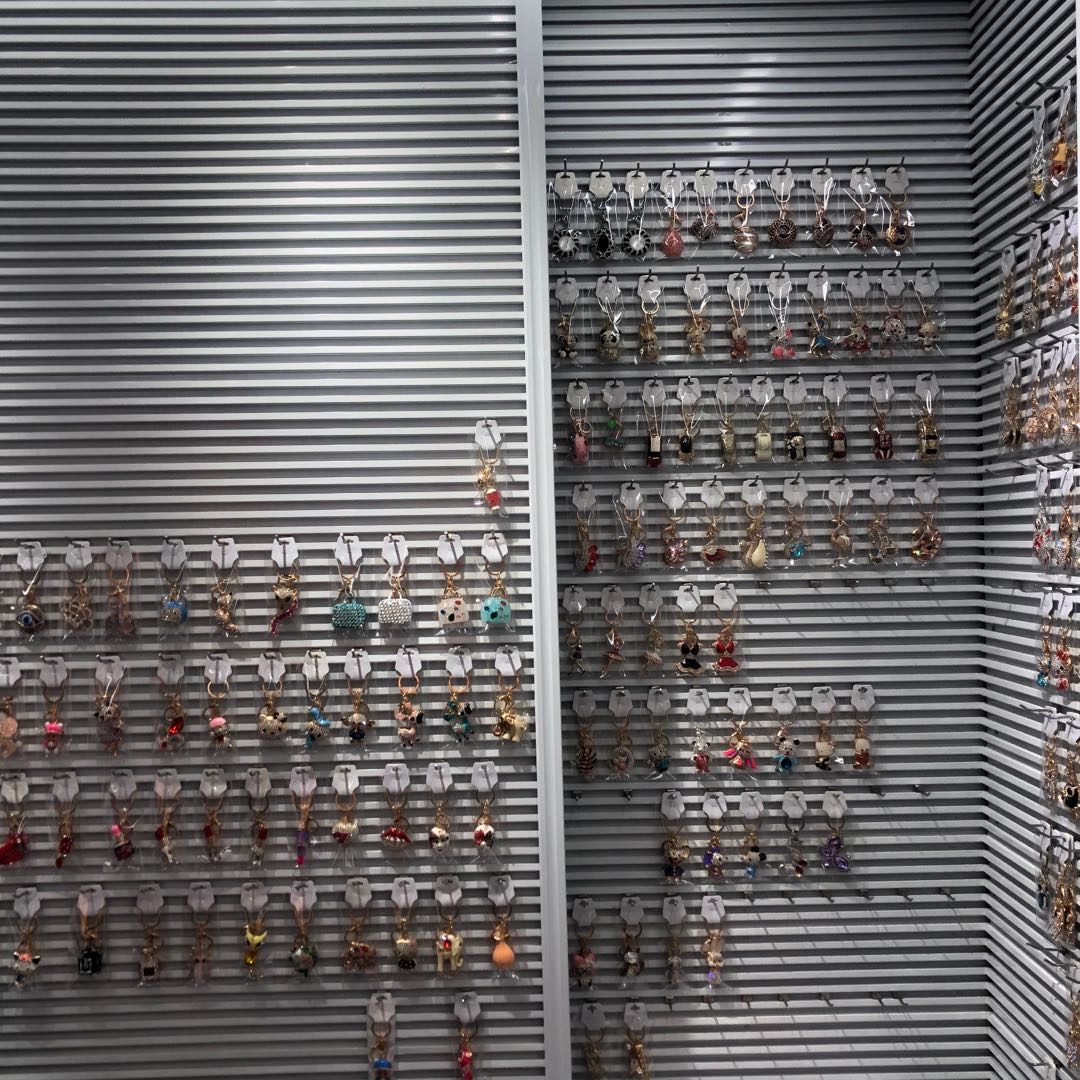 Xinyue is wearing armor describe pic - 2