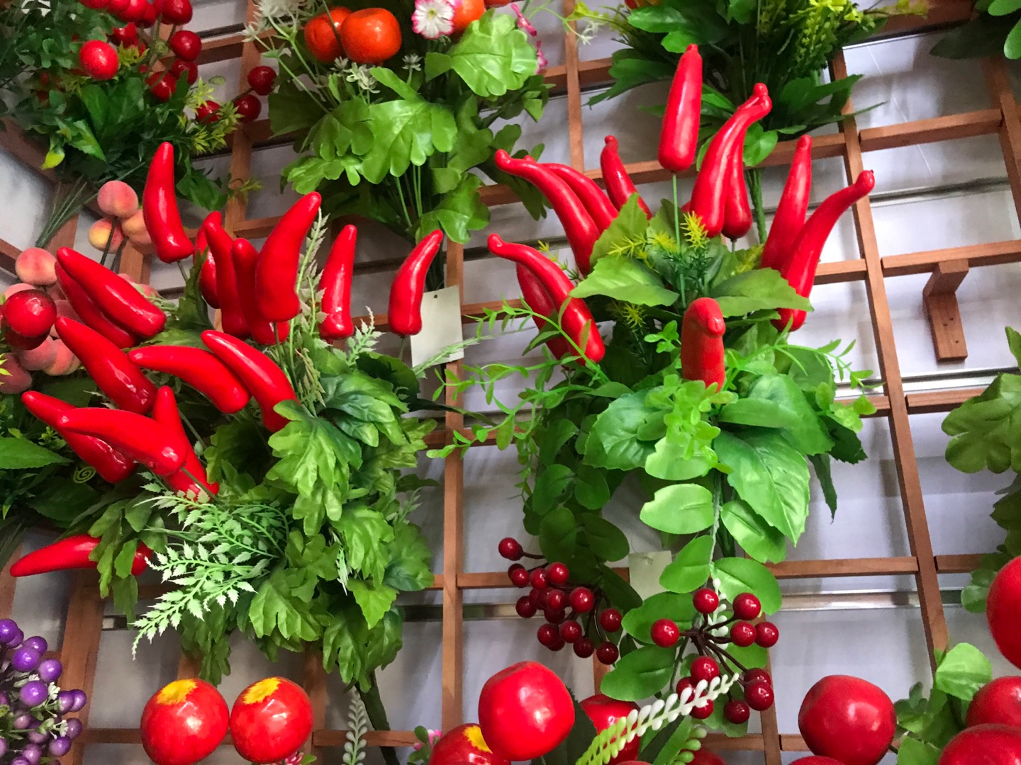 Lanxi Xiaopan Artificial Flower and Fruit Handicrafts Factory produces various types of imitation 456