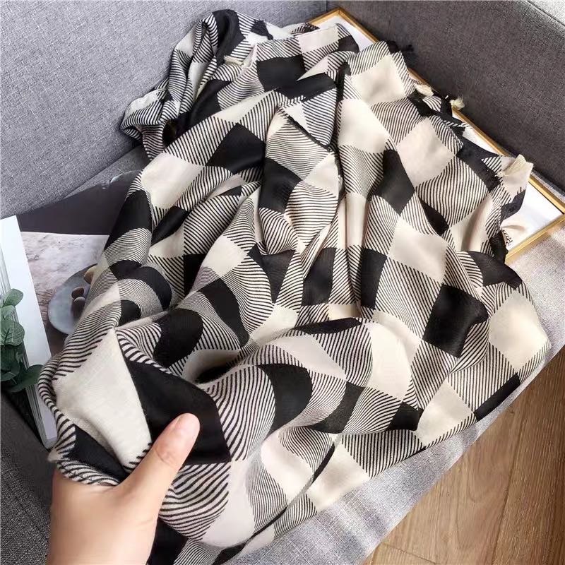 黑白格子围巾秋冬加厚保暖围巾学生