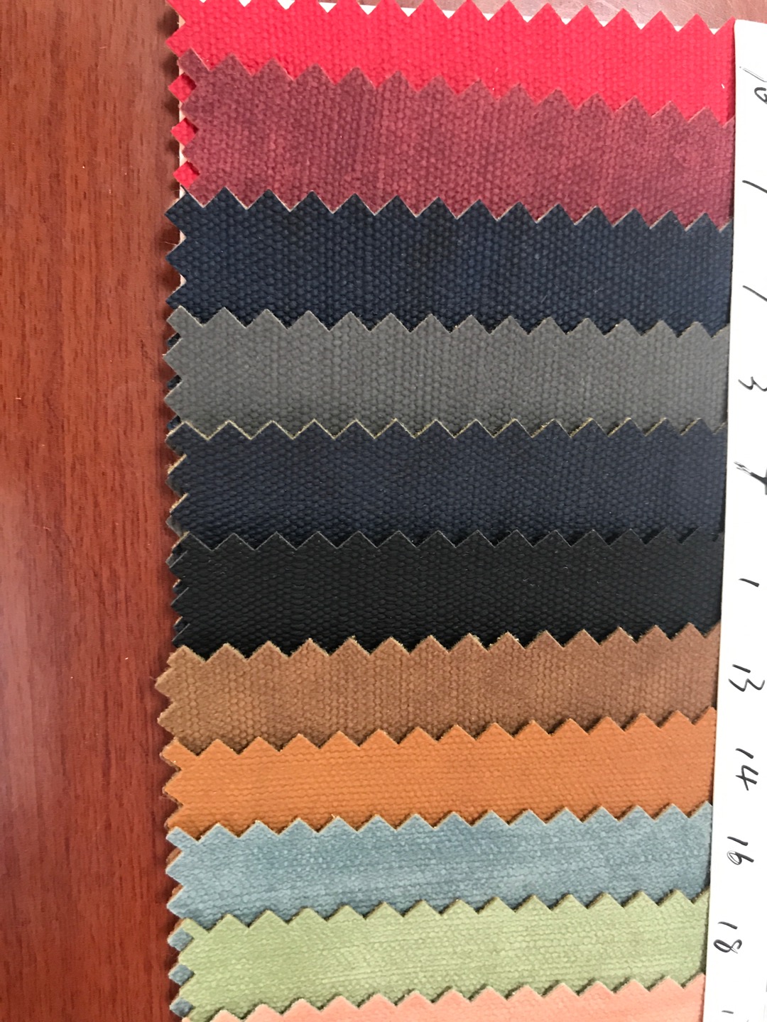 0.6哑光磨砂羽绒服皮革面料表面磨砂真材实料质量好10