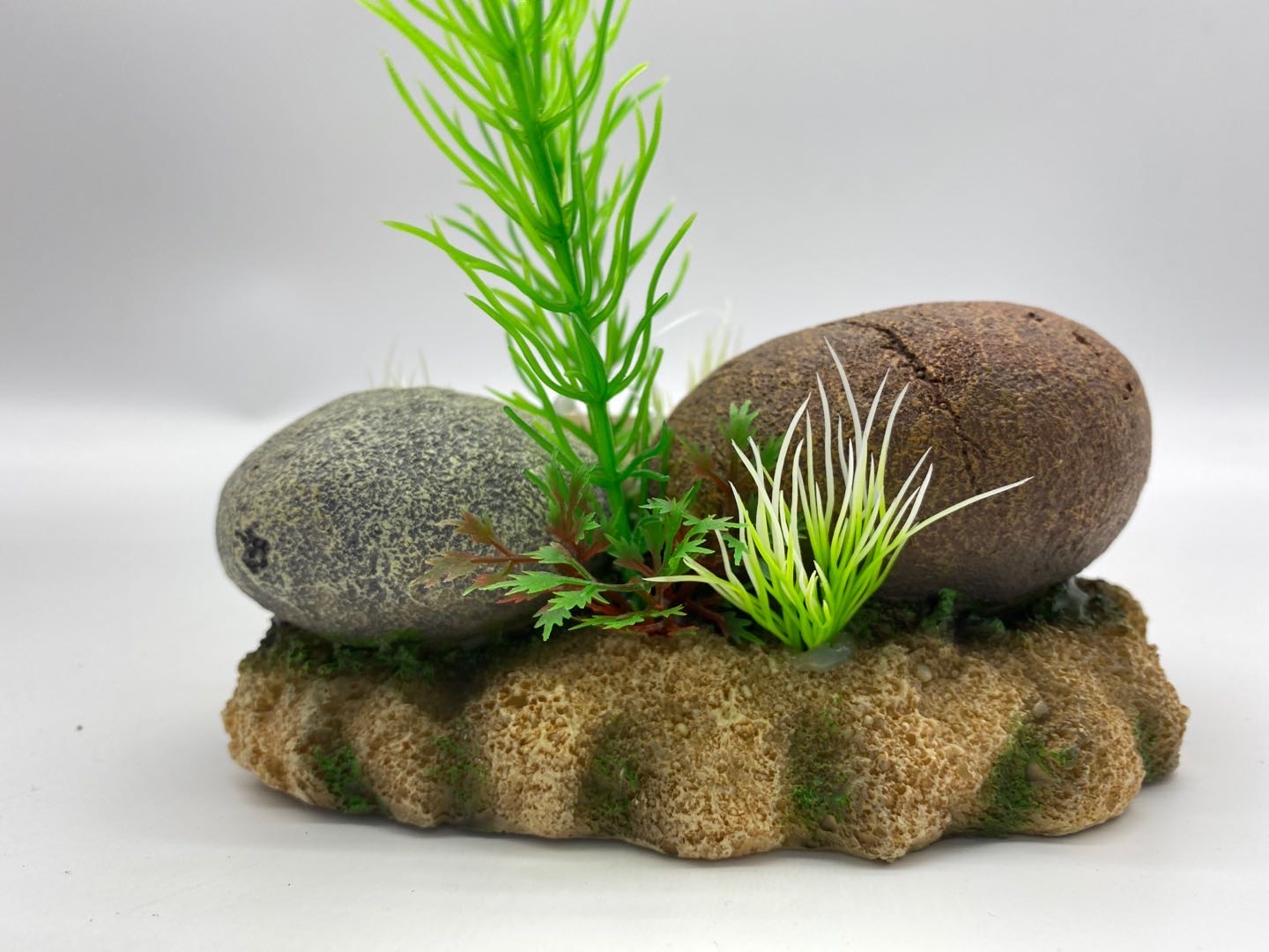 Cute kids aquarium products, fish tank decoration, simulated water plants and stones Specification image