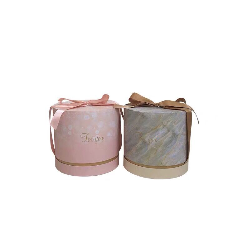 A single fashionable solid-color gilded cake packaging gift box that can be pulled out to bring continuous surprises details Picture
