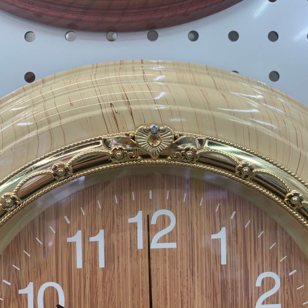 Simple and modern large wall clock, silent living room watch, home creative wall watch quartz clock Specification image