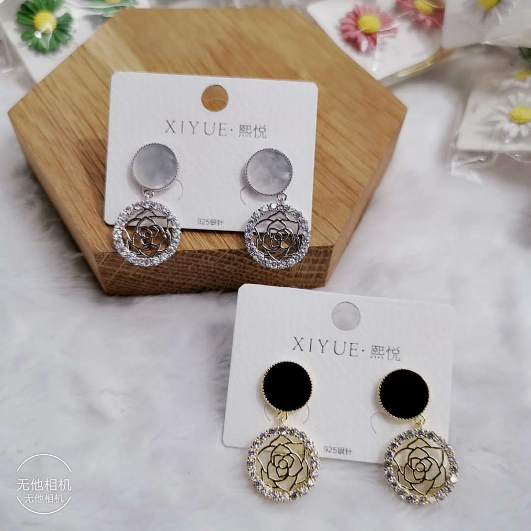 设计感镂空花朵吊坠耳环超闪耳饰银针防过敏韩版潮流耳饰