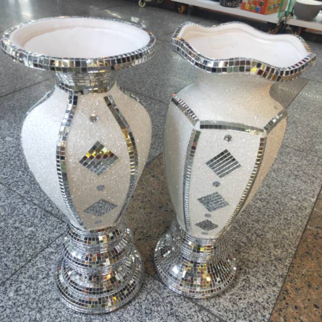 Direct sales of ceramic mirror-finished white glass vases from the manufacturer. Ceramic decorative vases