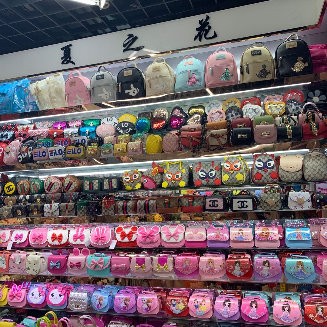 Yiwu Xia Zhihua Handbag Factory describe pic - 1