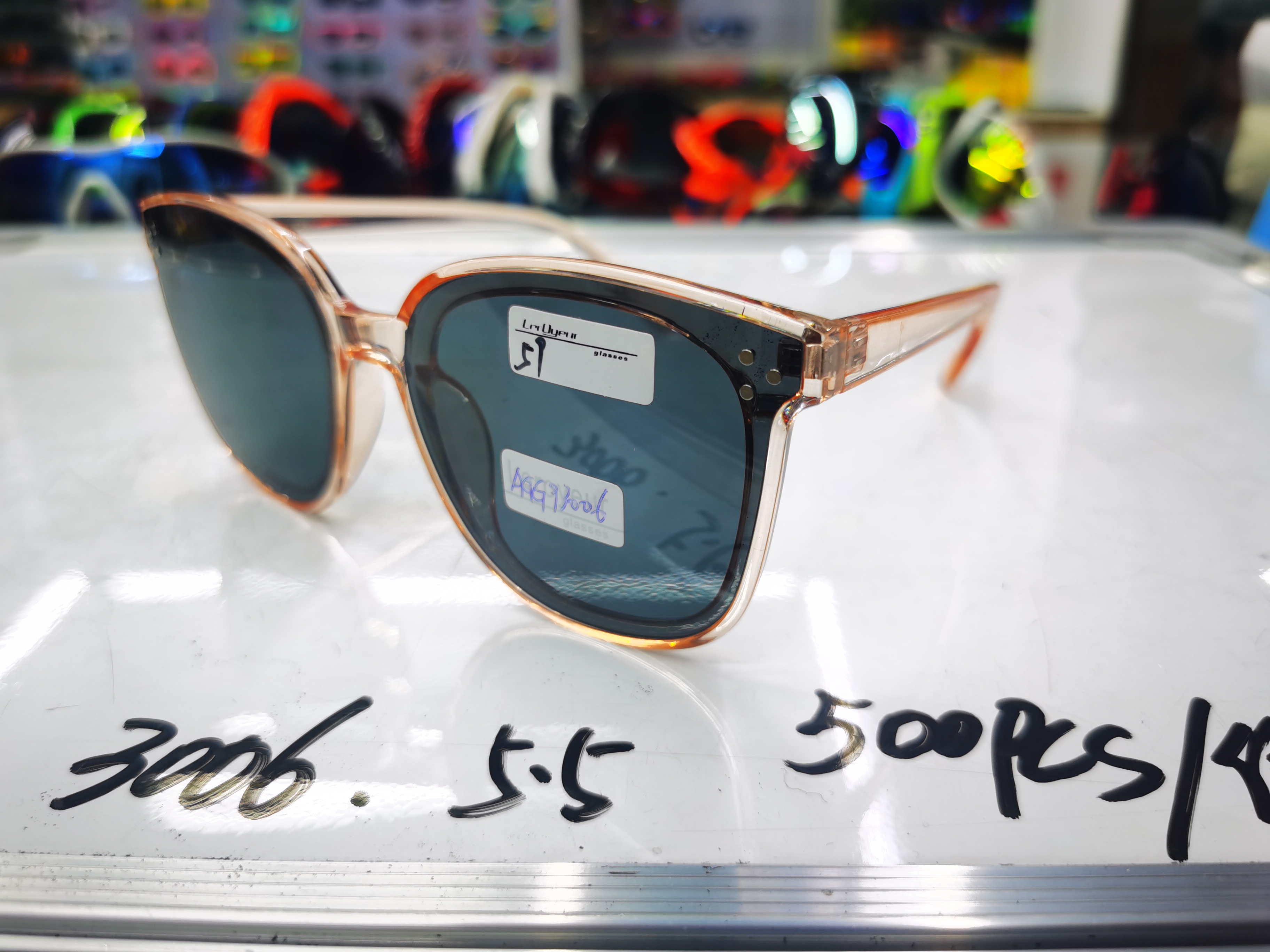 遮阳眼镜/眼镜配镜/墨镜/眼睛框架女复古/看远看近变焦老花镜产品图