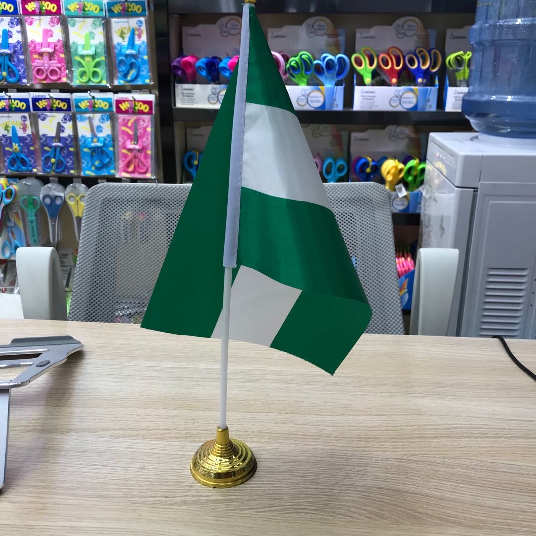 三角旗塑料底座桌旗国旗摆件小彩旗桌旗签约产品图