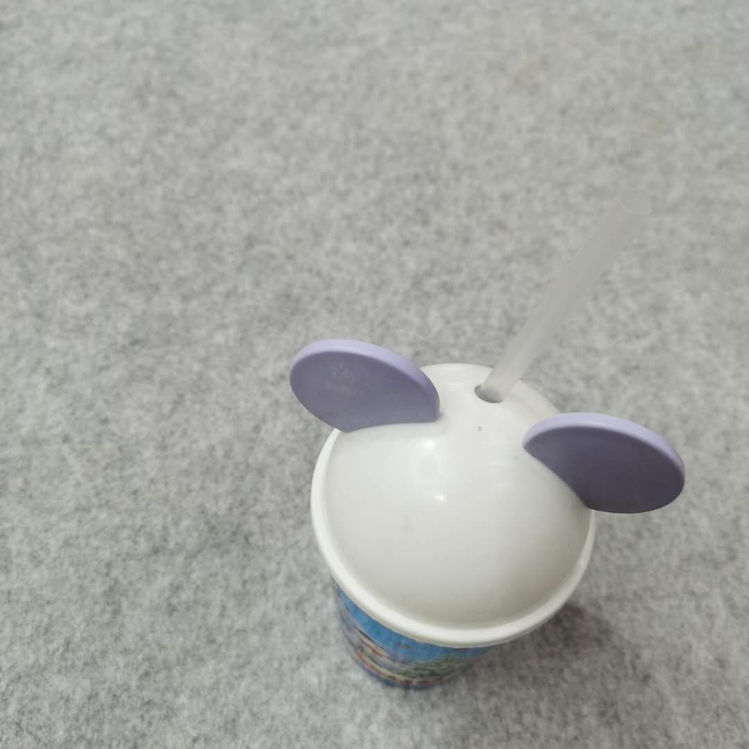 Children's cartoon cups with LIDS, portable drinking cups and beverage cups details Picture