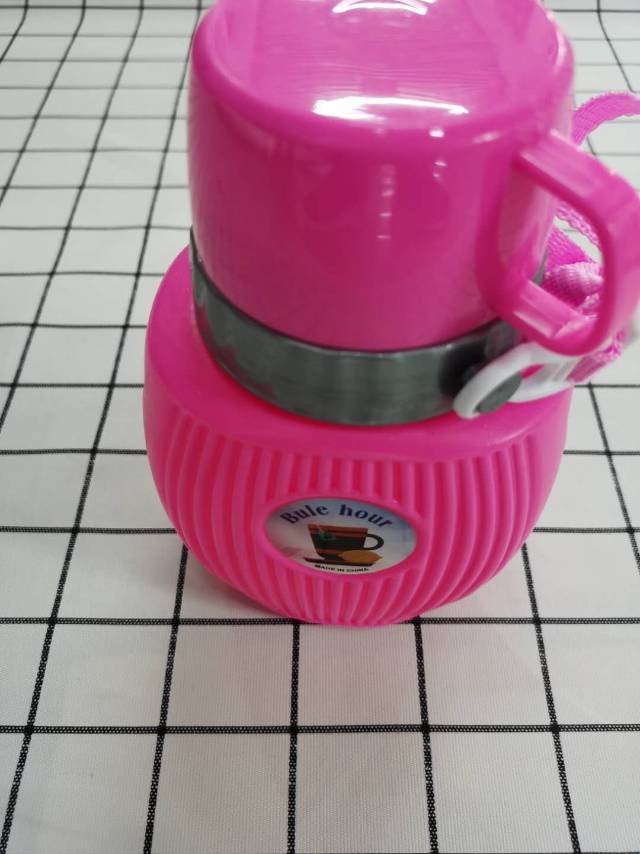 Creative cups for primary school students, personalized and trendy water bottles and cups Specification image