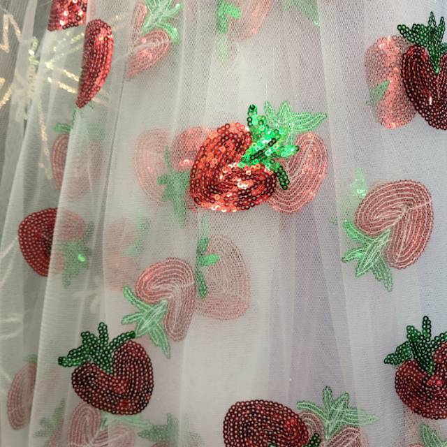 刺绣草莓网纱童装服装饰品头饰面料