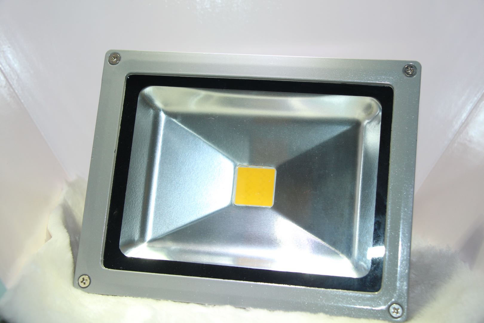 led floodlights, work lights, outdoor lighting fixtures, waterproof spotlights, outdoor searchlights, workshops and construction sites, super bright and strong light
