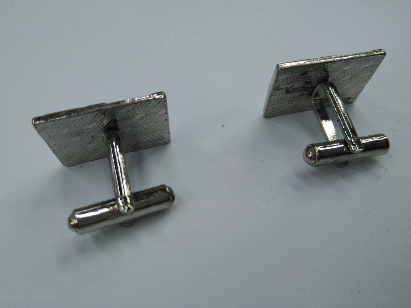 Factory direct sales of high-end men's suits, custom-made metal cufflinks, custom cufflinks and buttons, factory wholesale Specification image