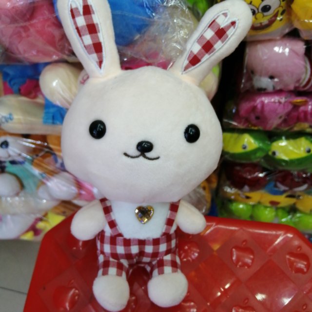 毛绒玩具背带格子兔产品图
