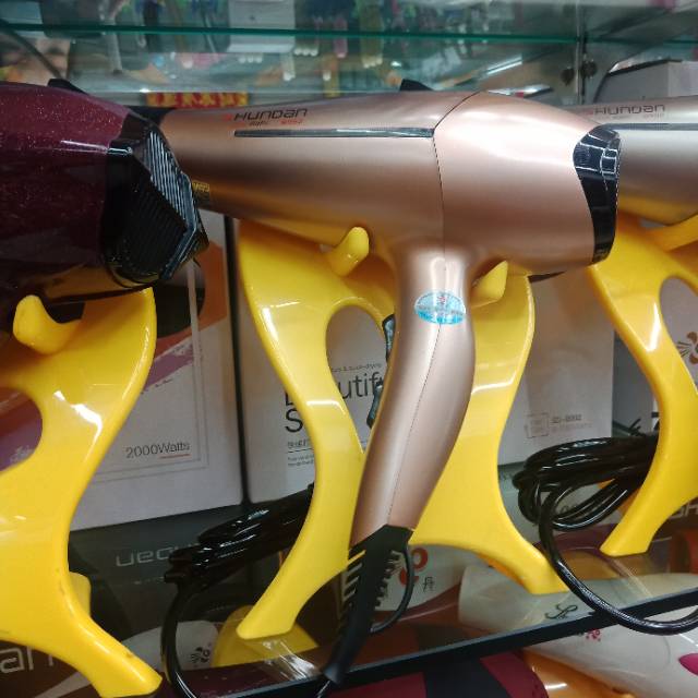Anti-burn hair dryer in rose gold