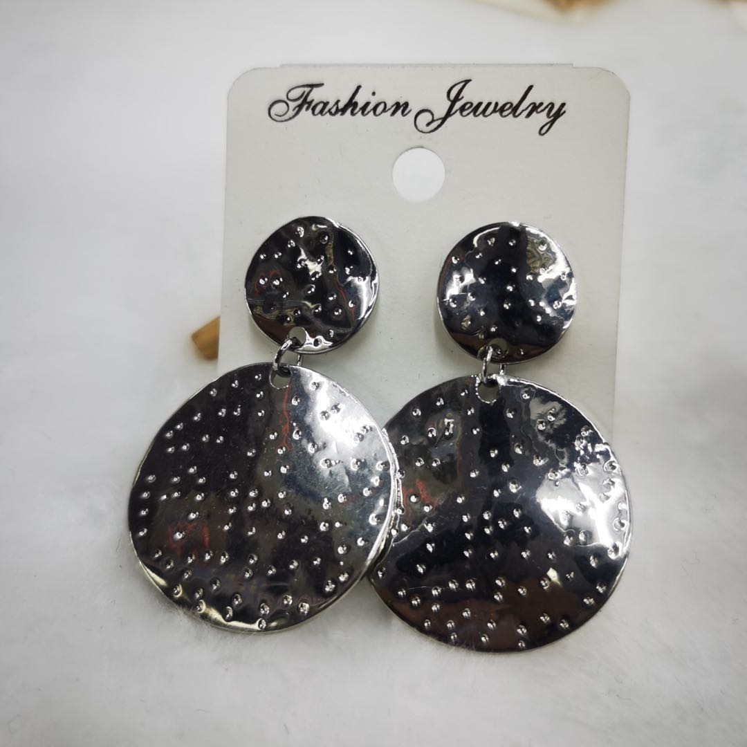 Stylish, irregular round ear, eco-friendly color, cute and sweet, anti-allergy earrings Specification image