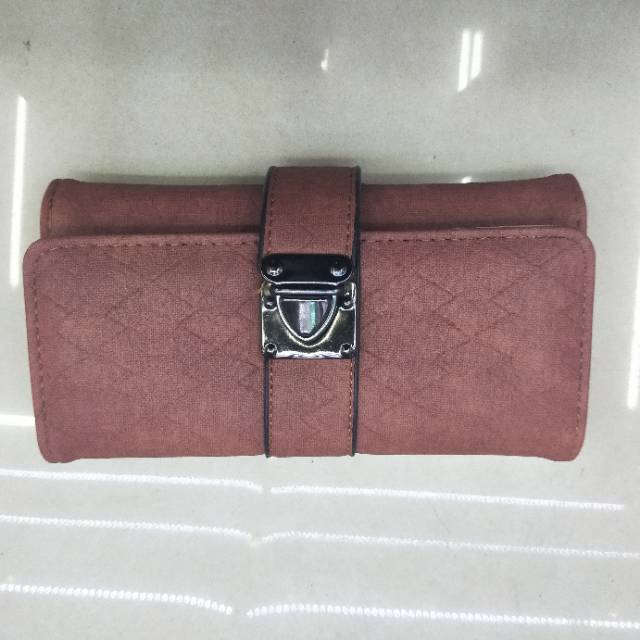 厂家直销时尚大众新颖休闲简约酒红色女士钱包！