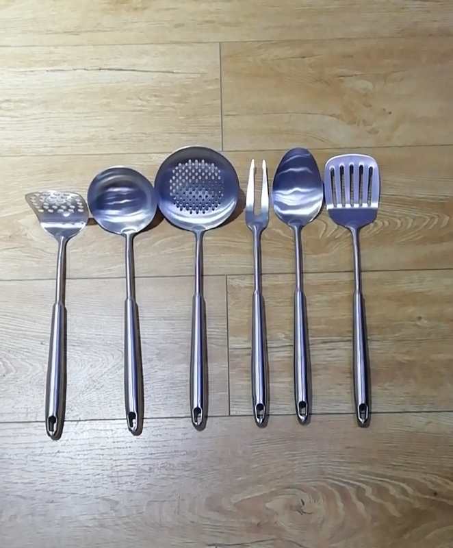 A complete set of stainless steel kitchenware, including 201 stainless steel spatulas, stir-frying spatulas, woks and strainers details Picture