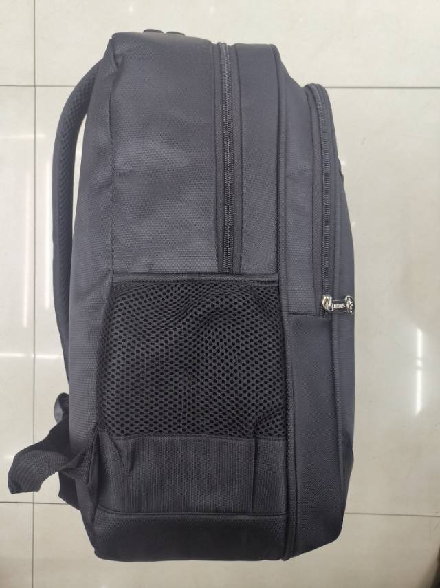 商务简约大容量男士背包尼龙双肩包旅行包双肩背包产品图