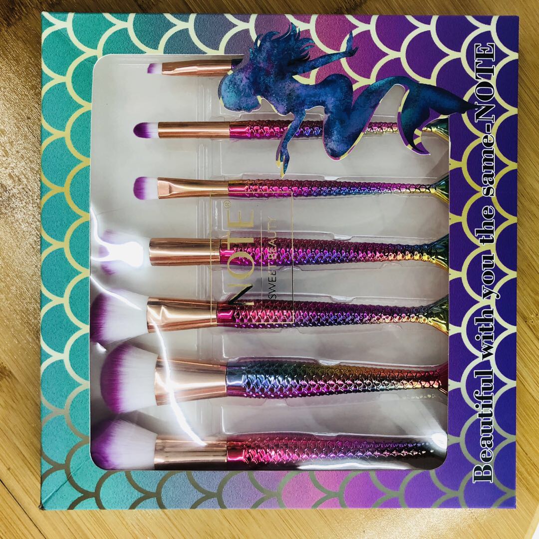 外贸热销美人鱼化妆刷3D造型图案厂家直销