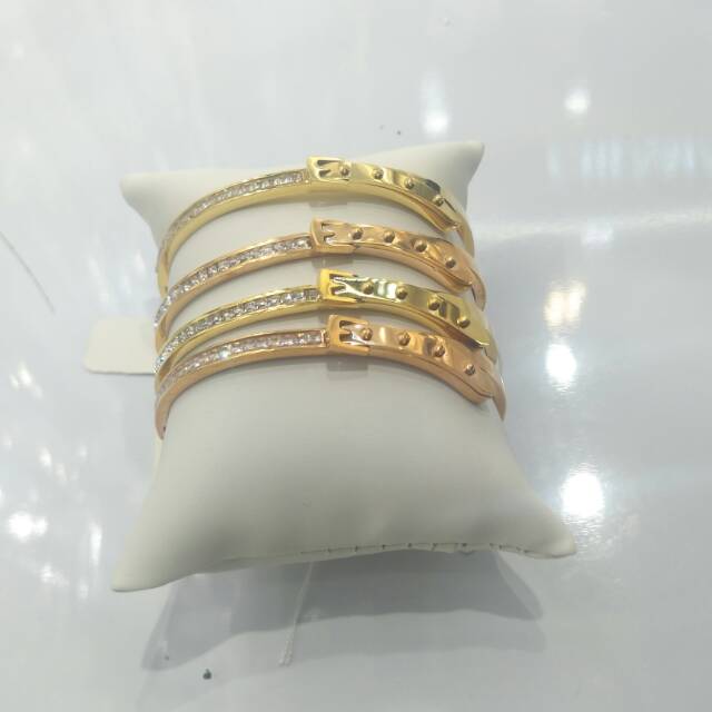 The 2020 new fashion design necklace and bracelet accessories in Korean style are live-streaming bestsellers Specification image