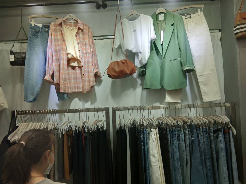 HM's Korean girl's home describe pic - 1