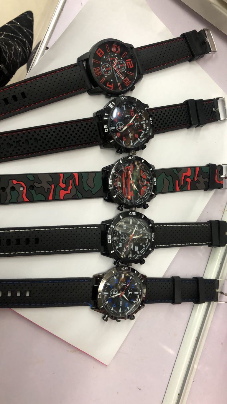 Moda deportes waterproof eco friendly silicona relojes para hombres