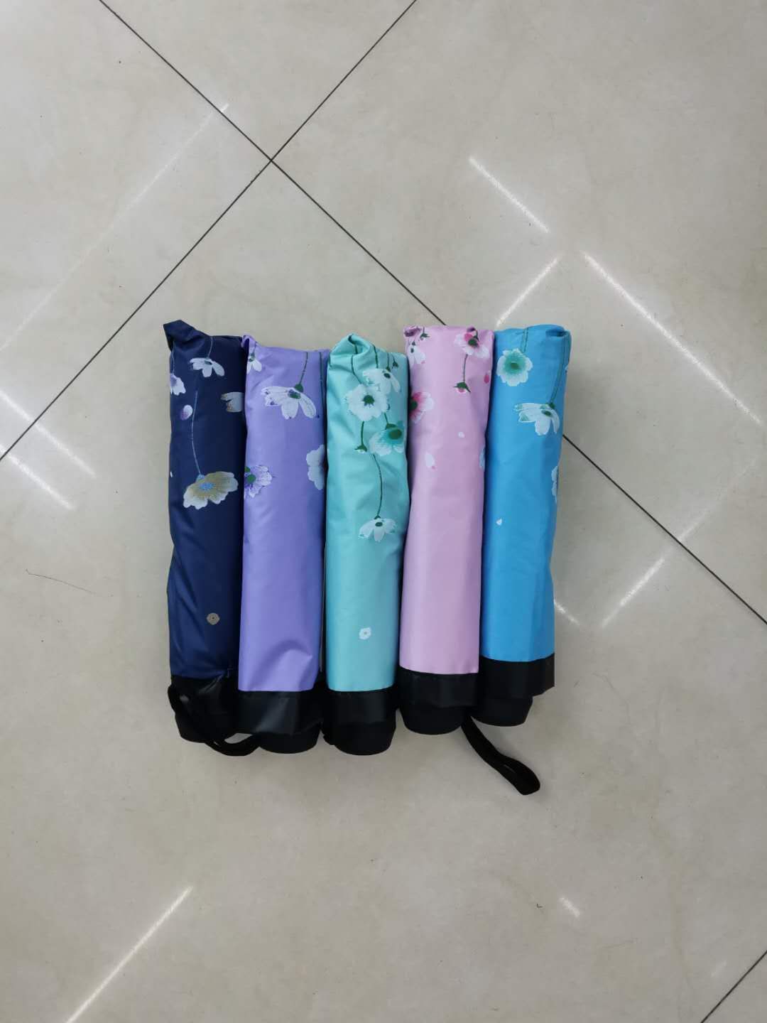 直销批发2019新款时尚三折黑胶晴雨伞现货定制三折伞黑胶晴雨伞