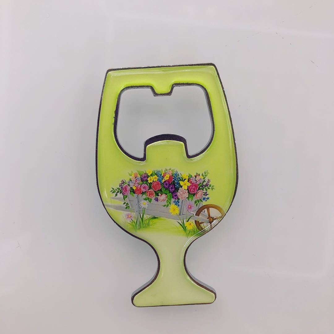 酒杯型卡通啤酒开瓶器磁性冰箱贴创意起子开业礼品家用批发礼物活动奖品1