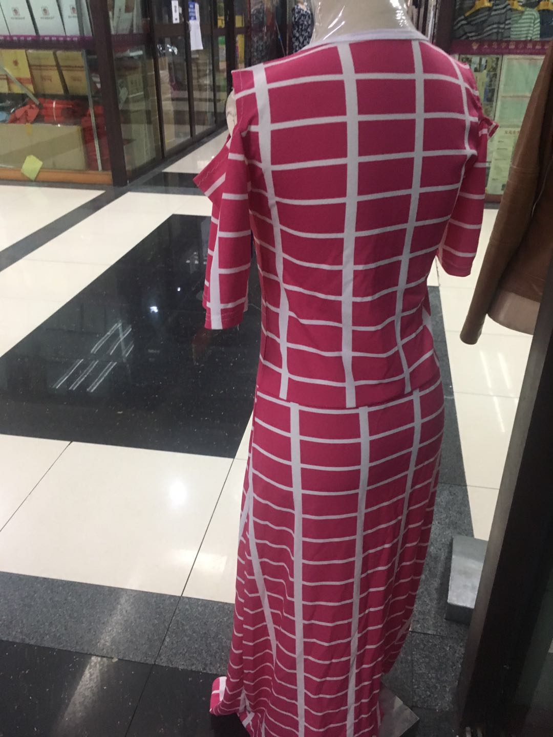 A new fashionable and trendy round-neck short-sleeved pink checkered dress for foreign trade Specification image