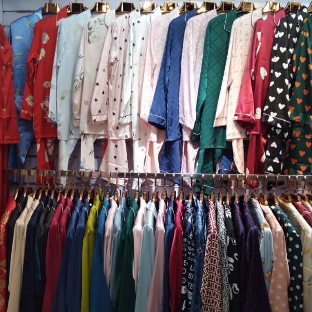 Yiwu Huang Enqing Garment Factory describe pic - 3