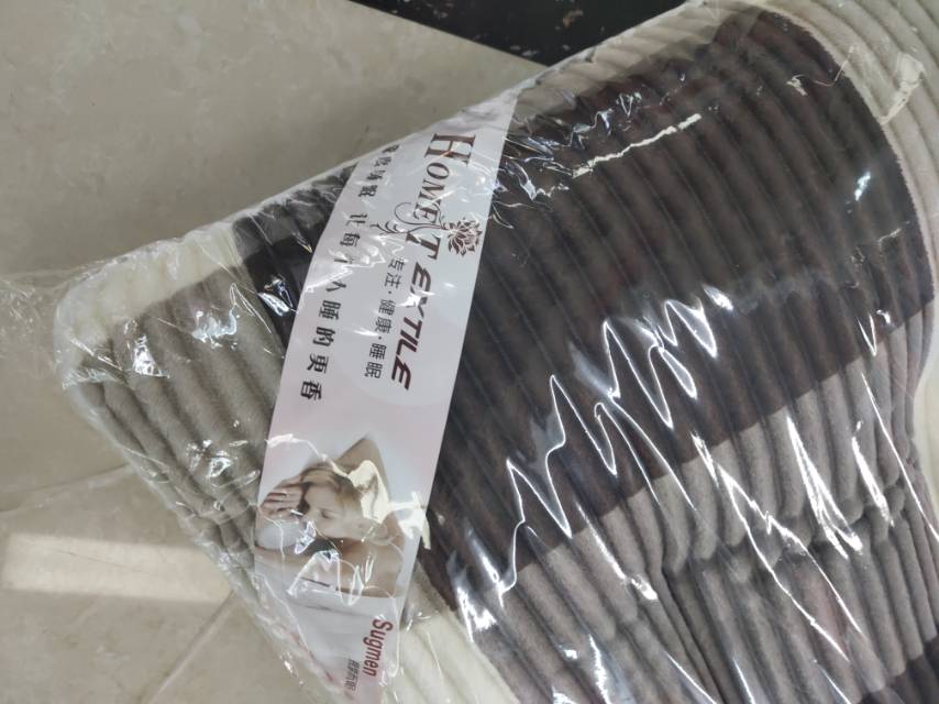 2020 New Factory Direct Sales Wholesale Retail Flannel Outsourcing Pillow details Picture