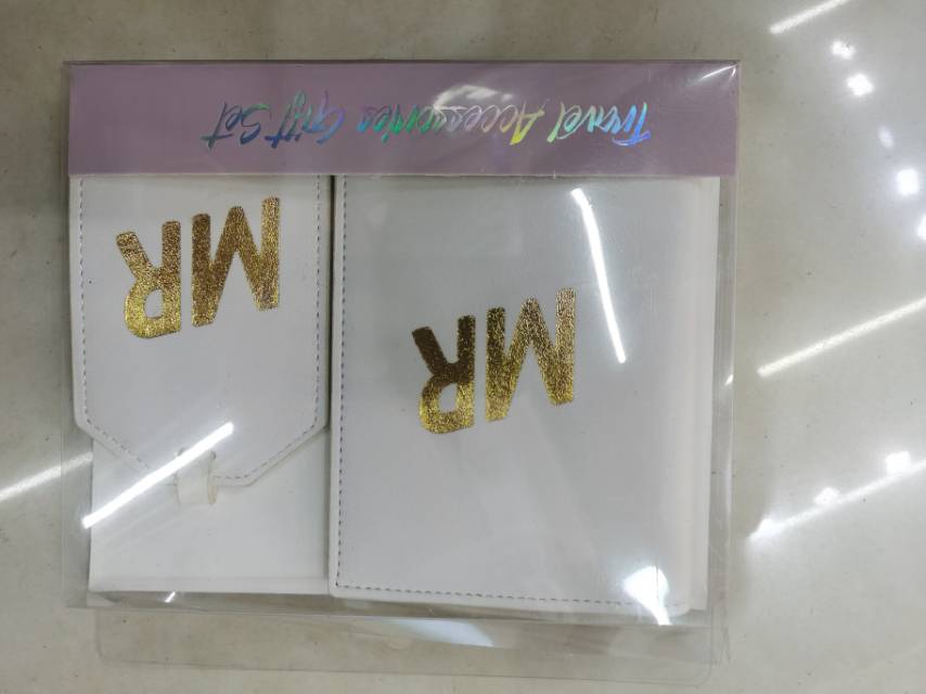 白色pu学生学位证证件包图