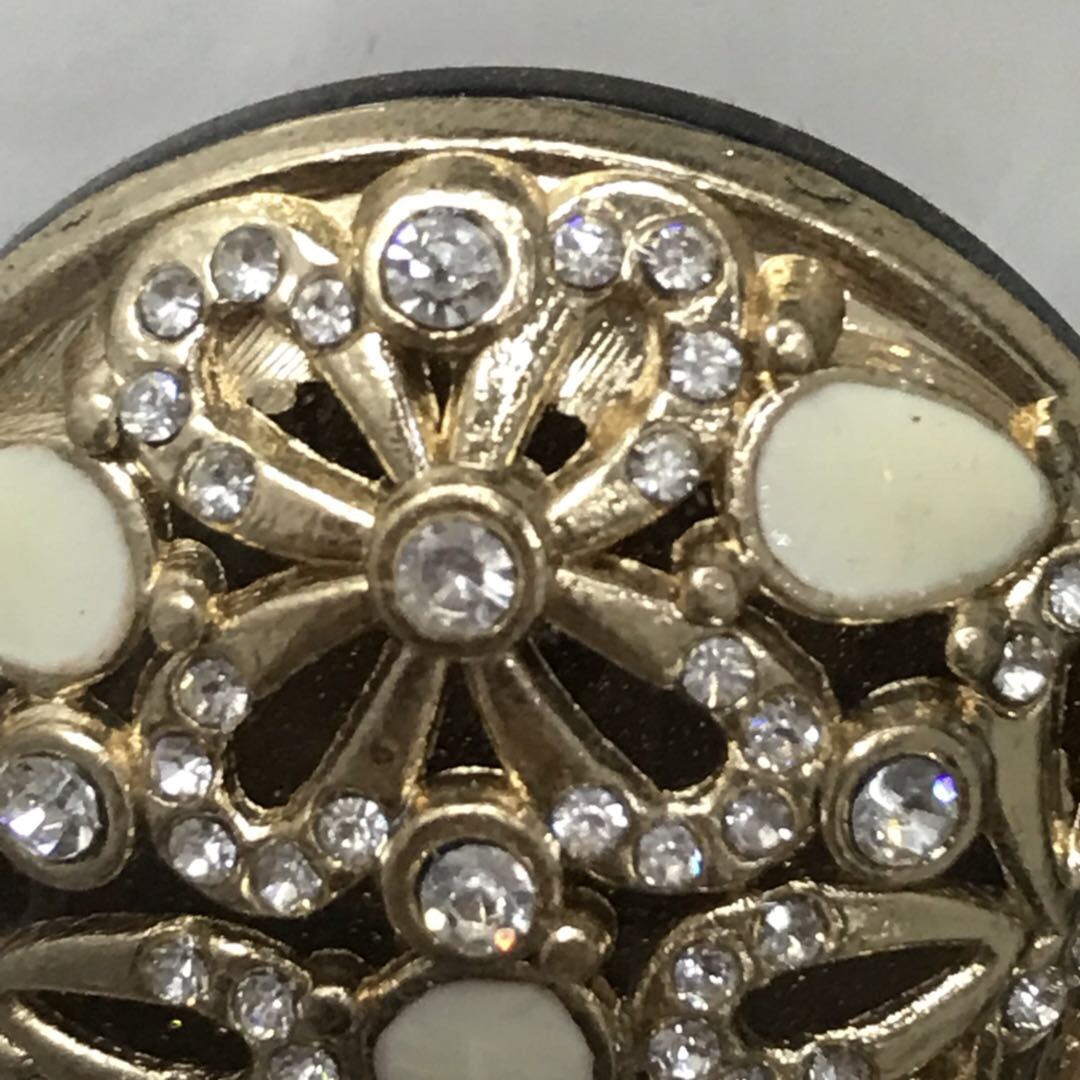 Round Gold Alloy Hollow Button Large Three-Dimensional With Drill Decorative Buckle details Picture