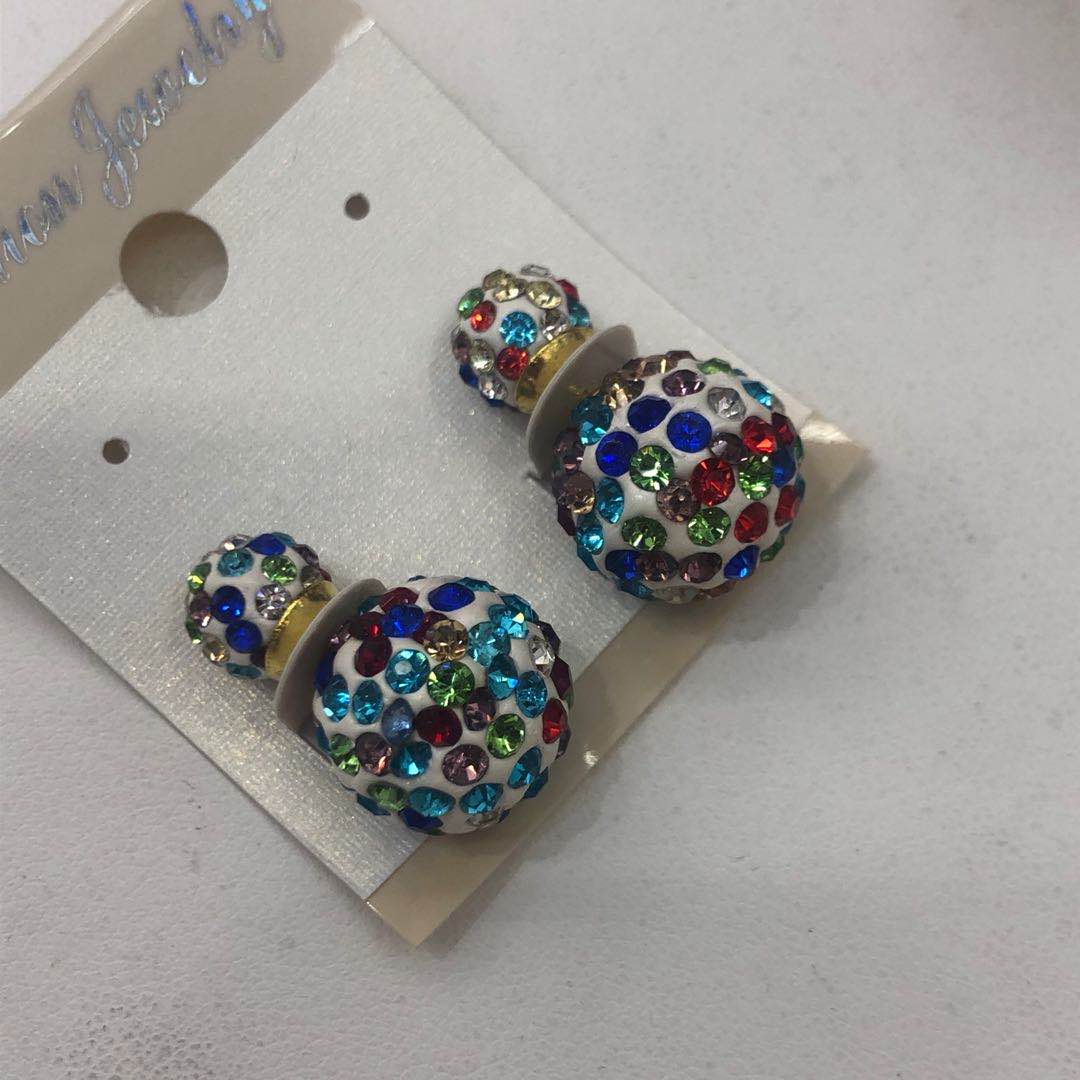 Fashionable and stylish round bead color ear-clipped front and back, eco-friendly color diamond, cute and sweet, anti-allergy earrings