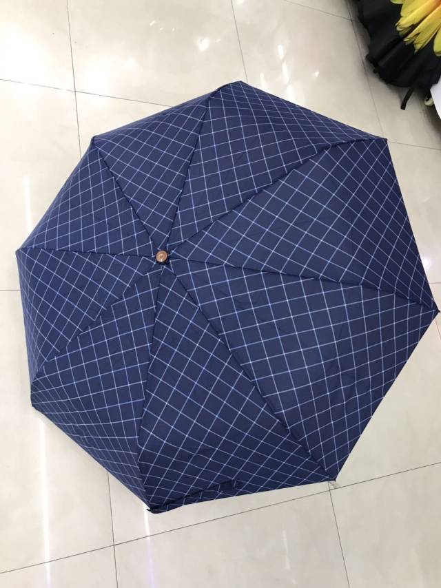 经典格子三折伞产品图