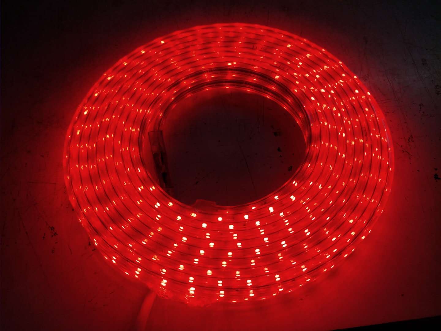 厂家批发超亮LED红色灯带照明透亮每米