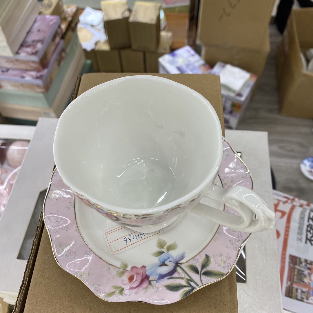 陶瓷杯/马克杯/瓷杯/搪瓷杯/苹果造型马克杯细节图