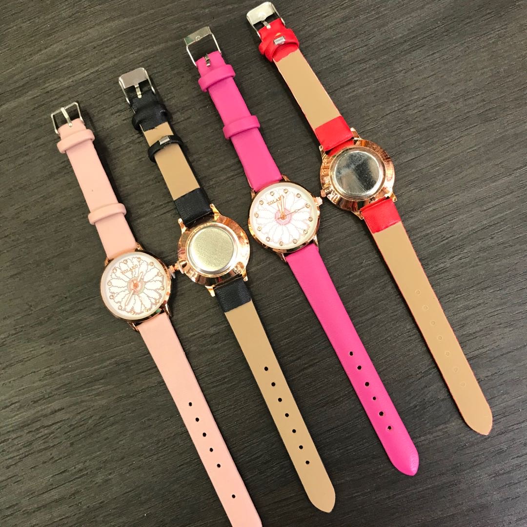 The 2019 new Full watch for women, Douyin, is waterproof, fashionable, simple and simple, featuring a flower pattern Specification image