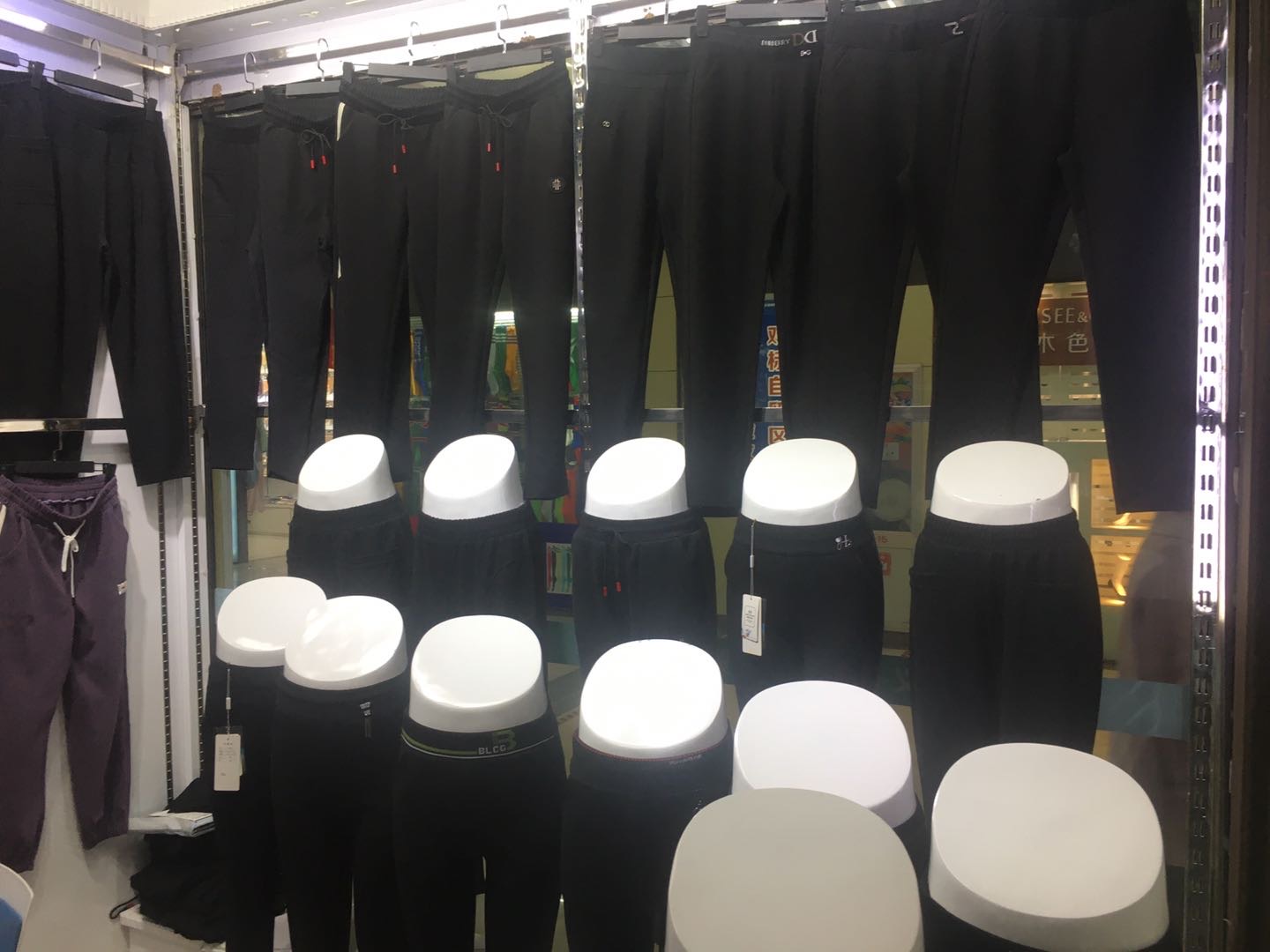 Dongyang Zirui Yunshang Clothing Factory describe pic - 1