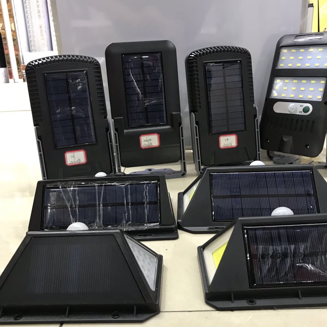 Solar-powered wireless remote control wall lamp, outdoor waterproof, human-sensing, automatic ultra-bright LED light-controlled garden lamp when it gets dark Specification image